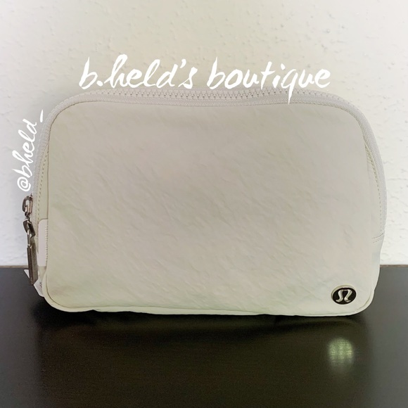 🆕 lululemon Everywhere Belt Bag *Large Version 2L Volume in White Opal New NWT - Picture 1 of 16